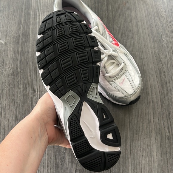 NWOB Nike Initiator Athletic Shoe Size 9 - Picture 4 of 8